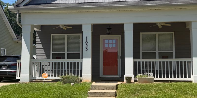 Charlotte House: 1833 Stroud Park Ct