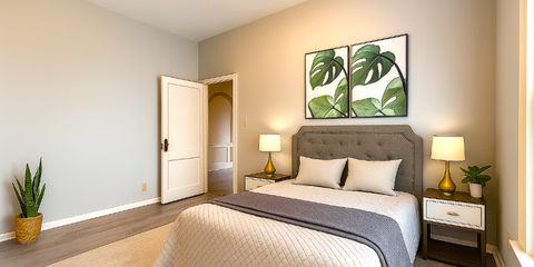 20251019_1619_Minimalist Bedroom Decor_remix_01k7zc6t5hf7jse6tmapj5k3mx (1).png