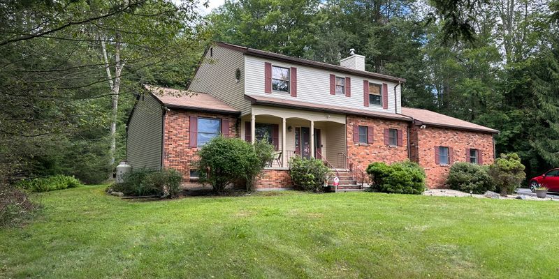 Blakeslee House: 113 Sir Bradford Rd