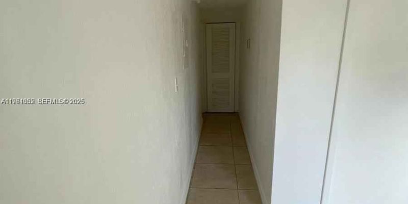 Hollywood House: 2801 Mayo St