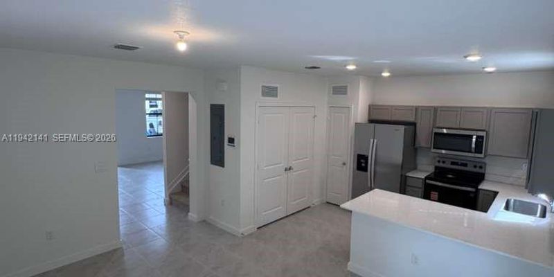 Homestead Townhome: 1549 NE 3 Avenue