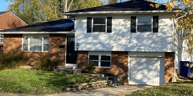 Columbus House: 732 Bradwell Dr