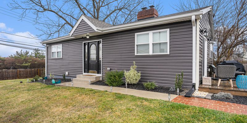 Willow Grove House: 1745 Reservoir Ave