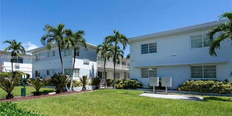 Miami Beach Apartment: 7325 Carlyle Ave