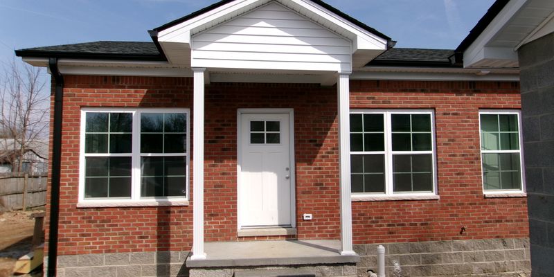 Franklin House: 619 Mayes Ln