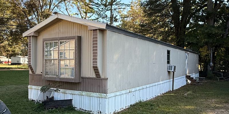 Brookhaven House: 765 Union Church Rd