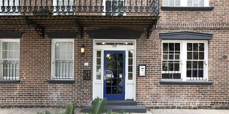 Savannah Apartment: 219 Abercorn St