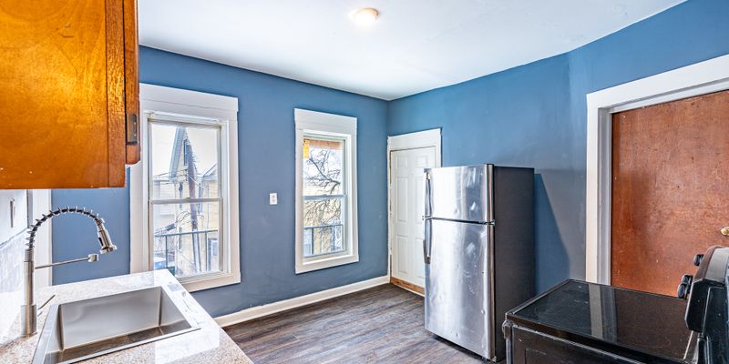 Rochester Apartment: 292 Reynolds Street