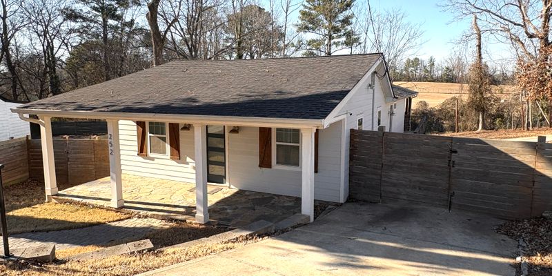 Atlanta House: 252 Tiger Flowers Cir NW