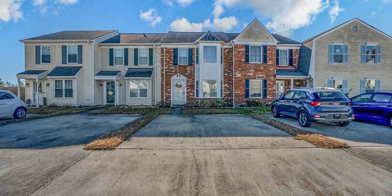 Virginia Beach House: 5104 Settlers Park Dr