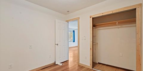 10-010_Bedroom.jpg