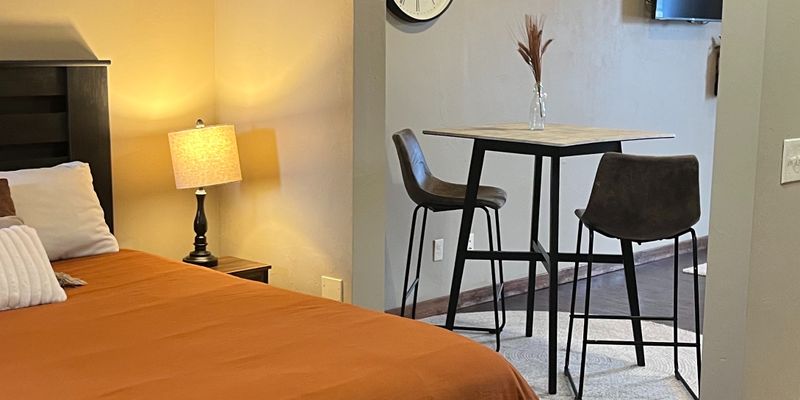 Bozeman House: 2946 N 27th Ave