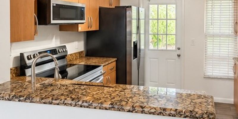 Hollywood Apartment: 3777 NW 78th Ave