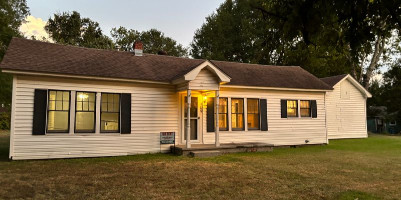 Bullard House: 109 Schoolhouse Rd
