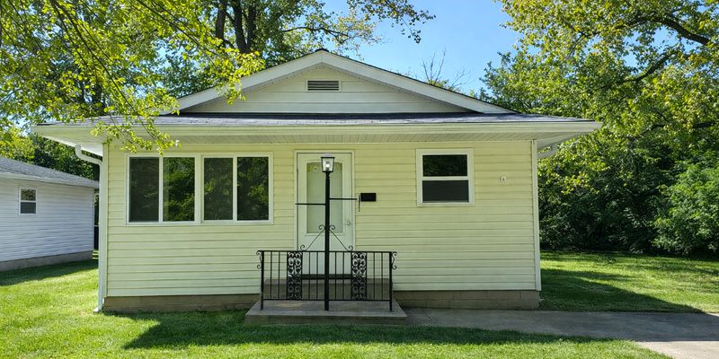 Indianapolis House: 2194 N Riley Ave
