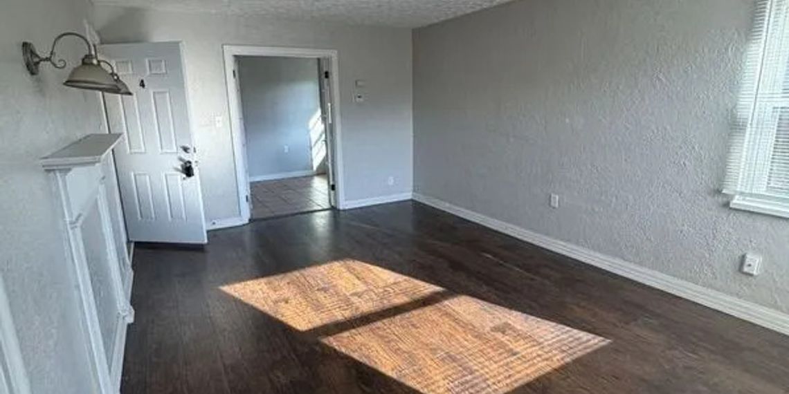 321 W Norman Ave 2 photo 2