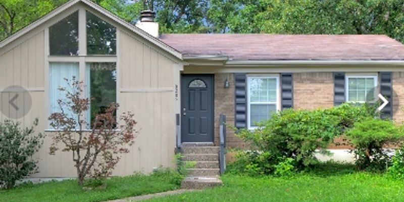 Louisville House: 10205 Seatonville Rd