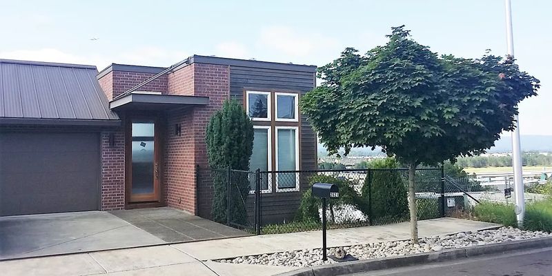 Vancouver House: 2621 E Sixth Street