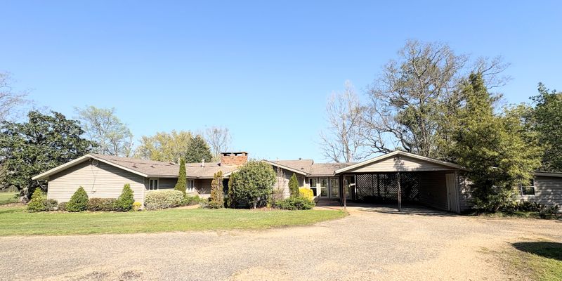 Pike Road House: 189 Pinmar Ln