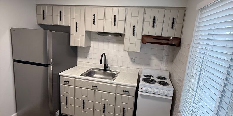 Granite City Apartment: 2734 Center Street