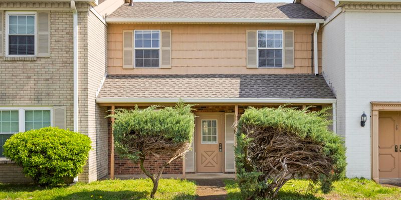 Nashville House: 1301 Neelys Bend Rd