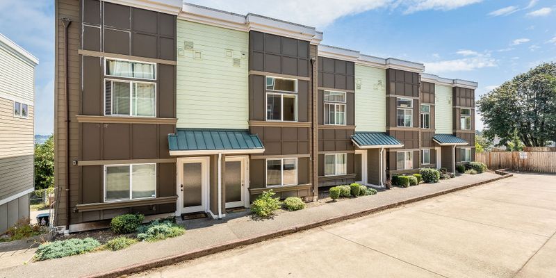 Tacoma Townhome: 624 S 23rd St