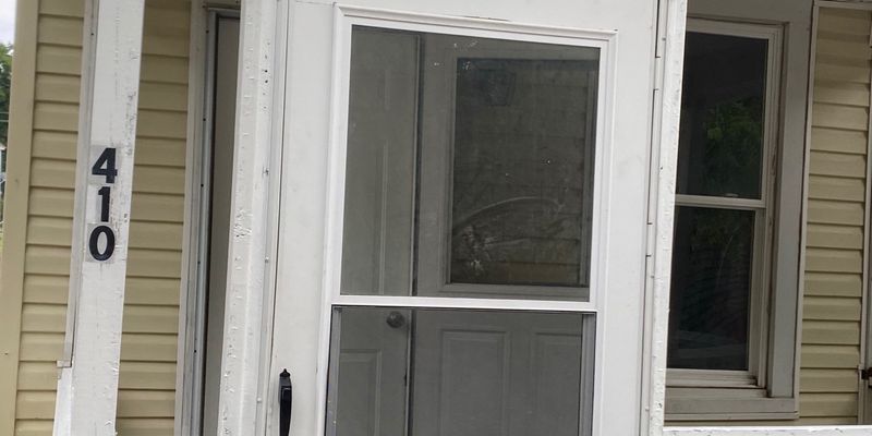 Cambridge House: 410 Pleasant St
