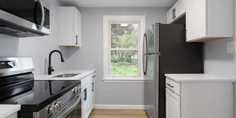 South Bend House: 1129 W Beale St