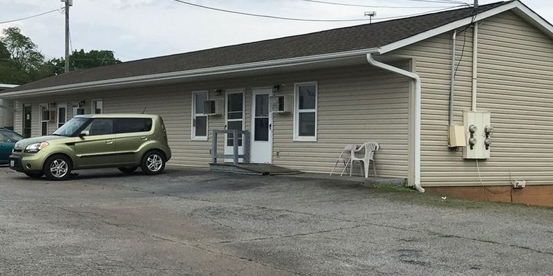 Bassett Apartment: 41 Meadow Green Rd