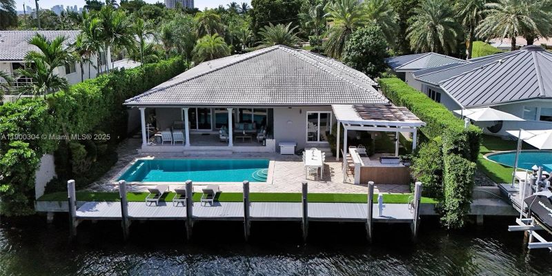 North Miami House: 1935 NE 117th Rd