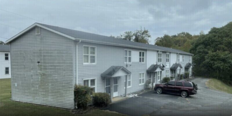 Bassett Apartment: 89 Meadow Green Rd