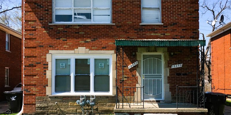 Detroit Apartment: 18457 Hoover St