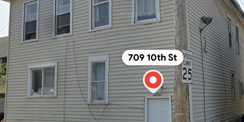 Racine Apartment: 709 10th St
