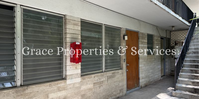 Honolulu Apartment: 2212 Aloha Dr