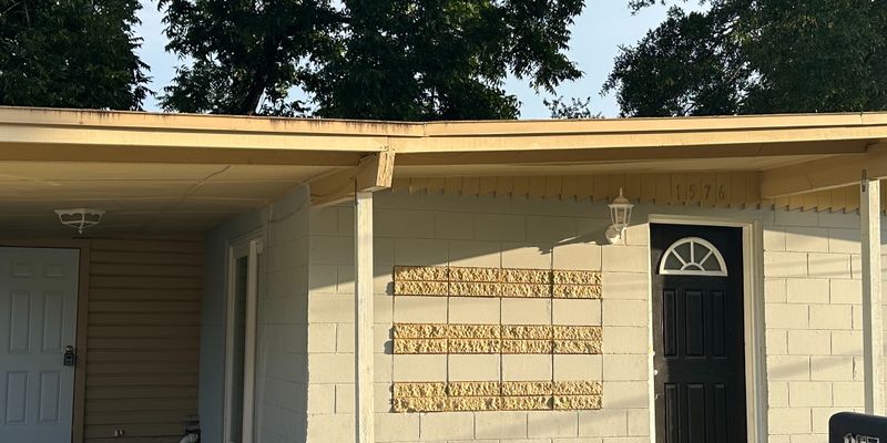 Jacksonville House: 1576 W 13th St