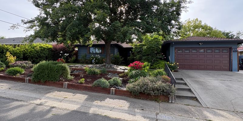 Sacramento House: 6048 Holstein way
