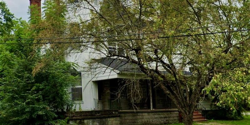 Clarion Apartment: 103 S 7th Ave