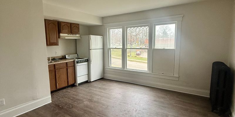 Niles Apartment: 809 E Main St