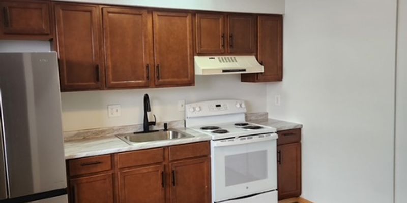 Collinsville Apartment: 4 Bonne Terre Ct