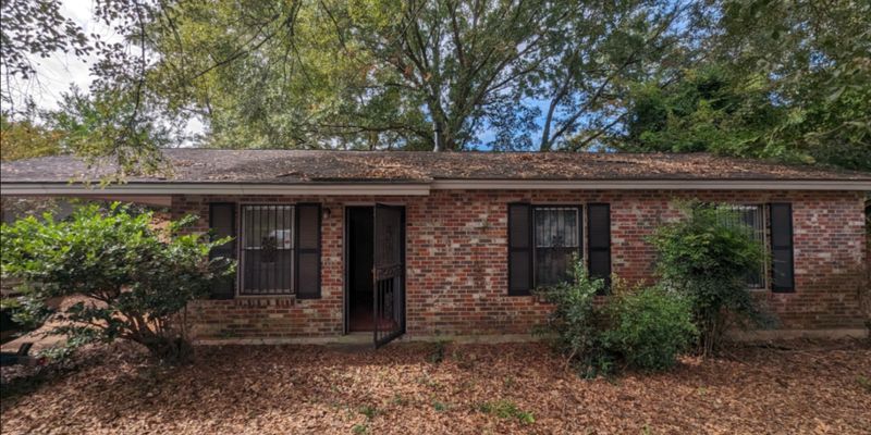 Montgomery House: 225 Park Manor Dr