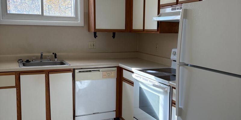 Leominster Apartment: 41 Fairmount Pl