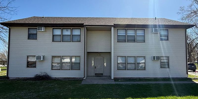 Waukee Apartment: 265 5th St