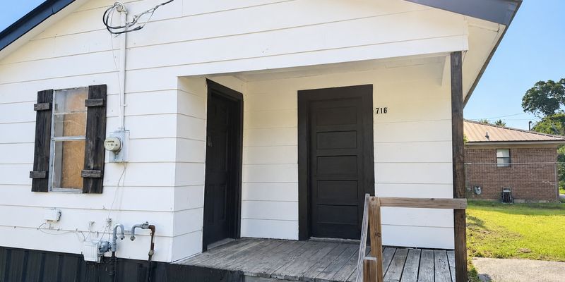 Columbus House: 716 18th St N