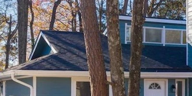 Charlotte House: 2515 Dion Ave