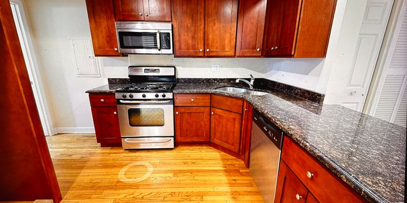 Maywood Apartment: 410 School St