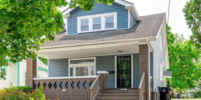 Cleveland House: 10922 Sandusky Ave