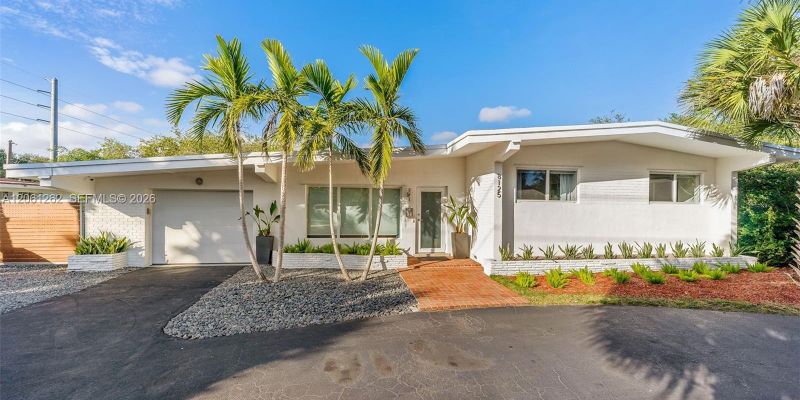 Pinecrest House: 8130 SW 136th St