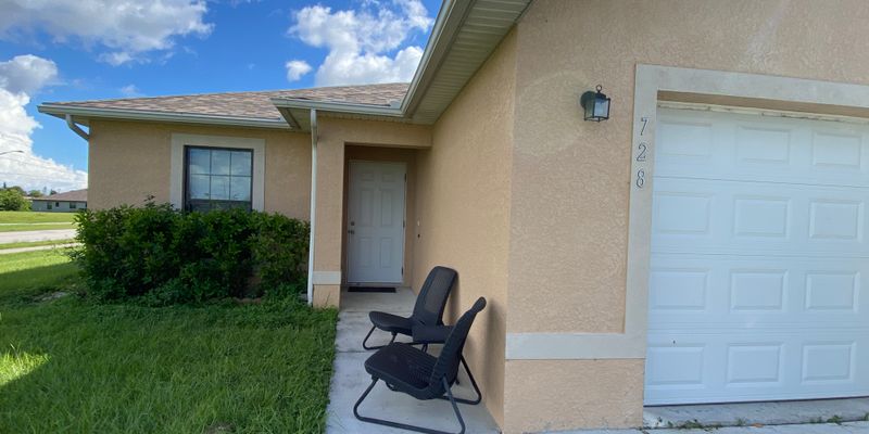 Cape Coral House: 728 SE 4th Terrace