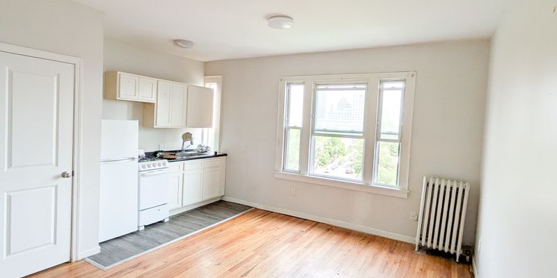 Hartford House: 39 Charter Oak Pl