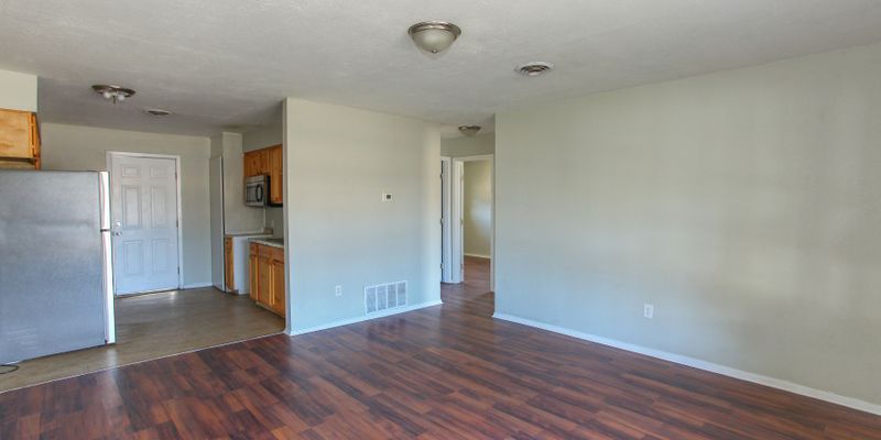 Big Spring Apartment: 1406 Goliad St